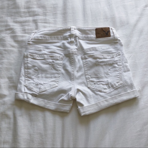 ⭐️American Eagle White Jean Short⭐️ - Picture 3 of 5
